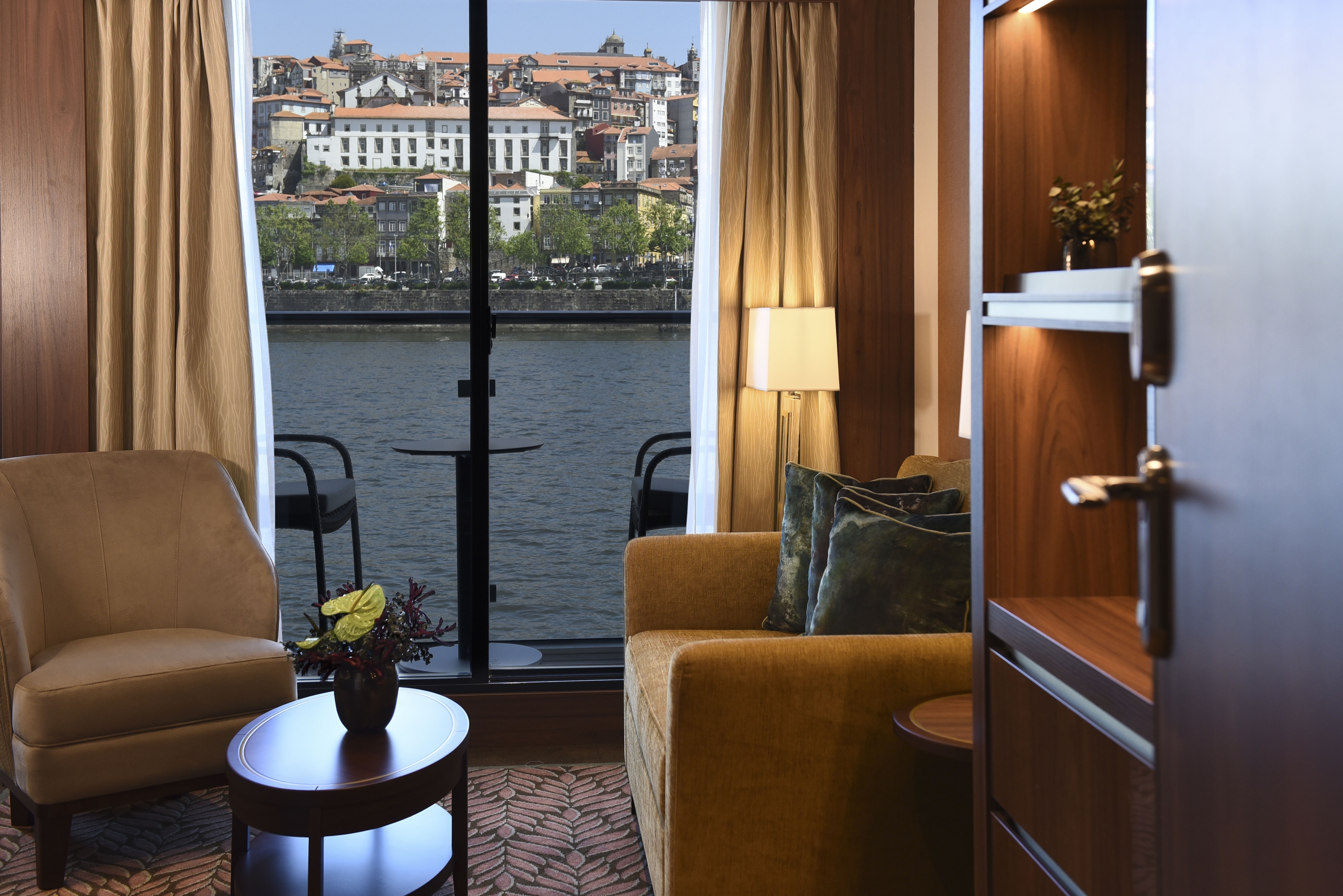 Deluxe Balcony Suites